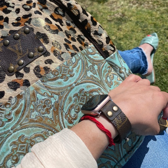 Meet your Posher, Claudia - Picture 2 of 8